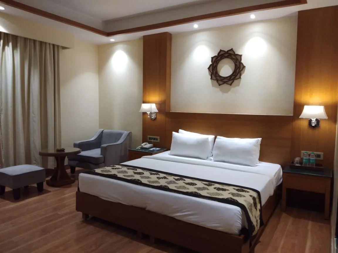 Divine Resorts & Spa Room