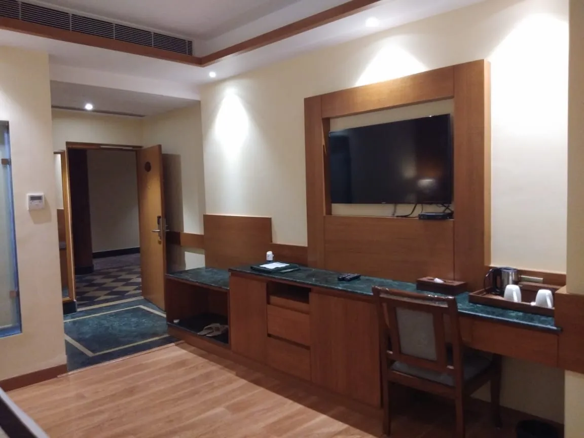 Divine Resorts & Spa Room