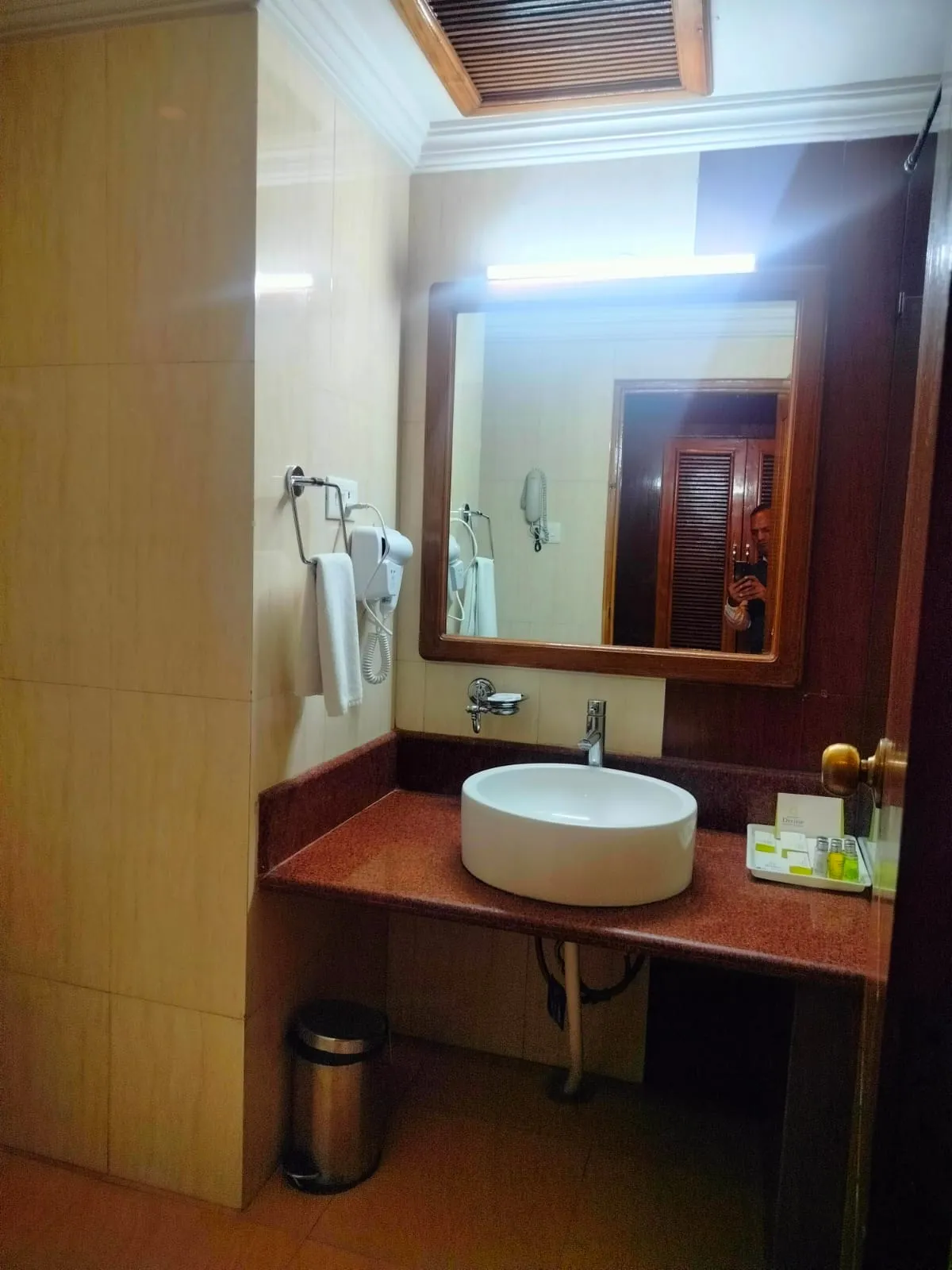 Divine Resorts & Spa Room