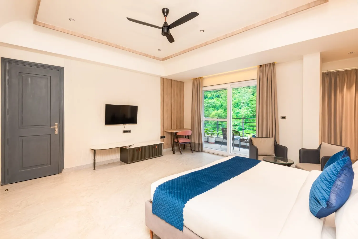 DLS Divine Resort and Spa Room