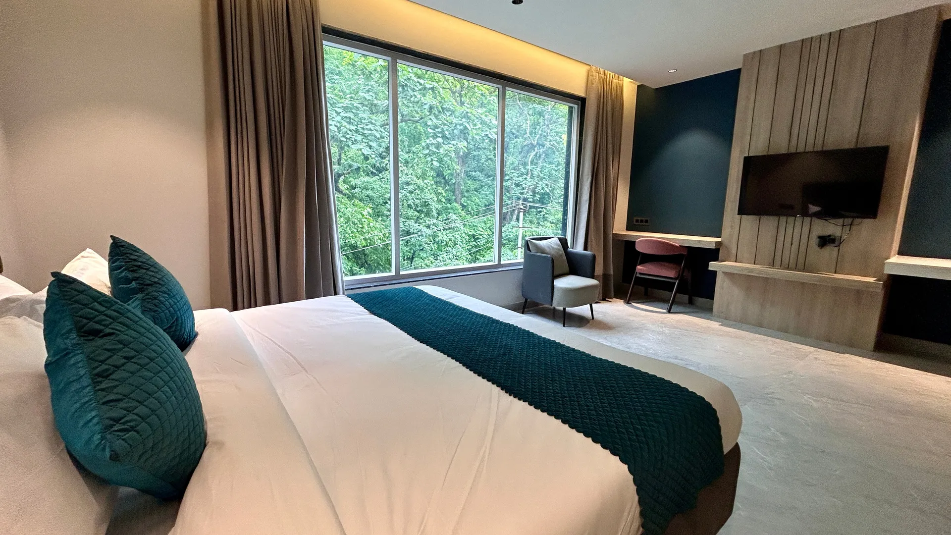 DLS Divine Resort and Spa Room