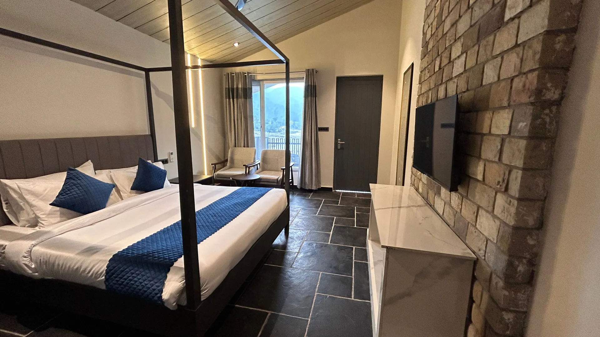 DLS Divine Resort and Spa Room