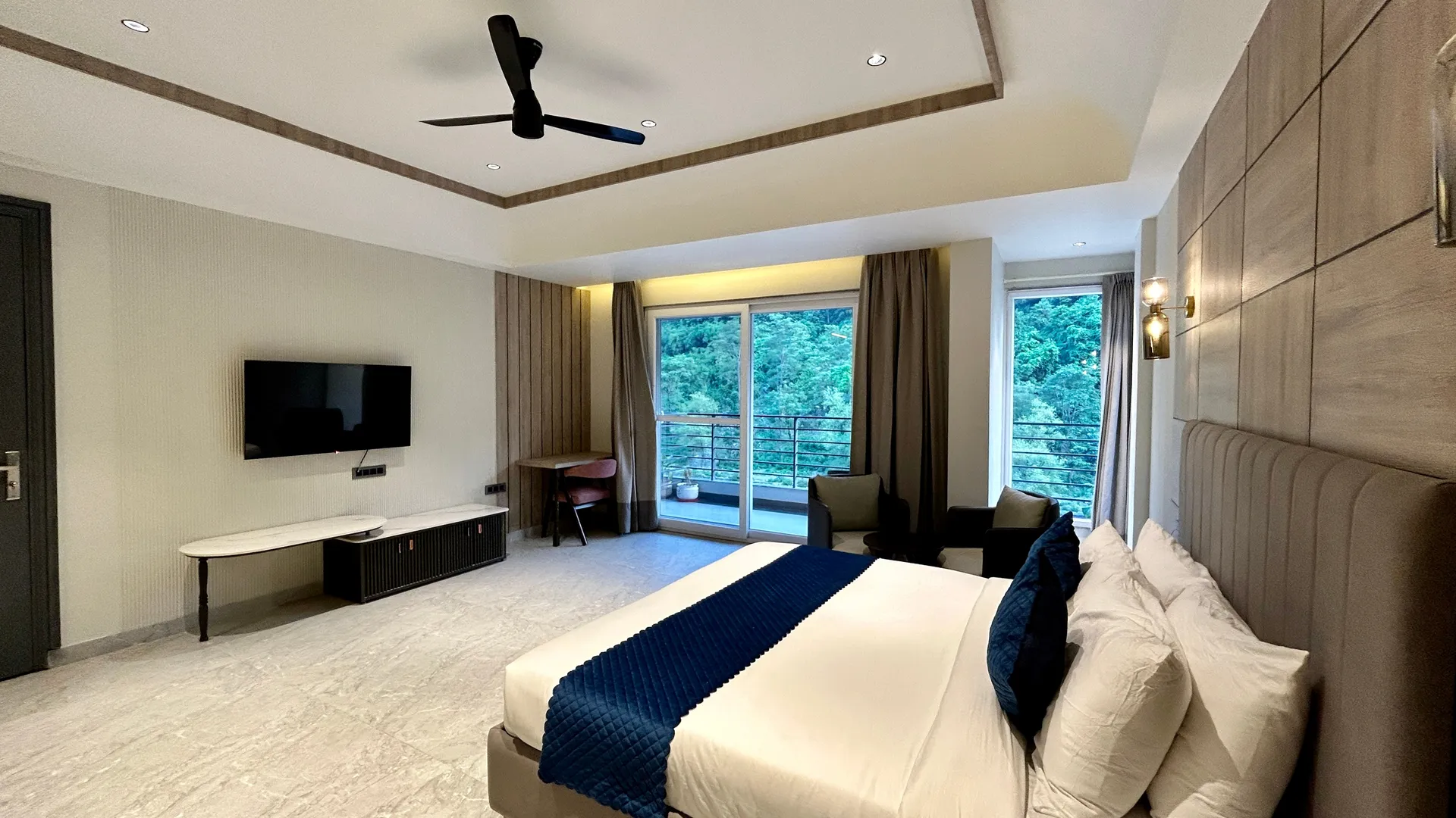 DLS Divine Resort and Spa Room