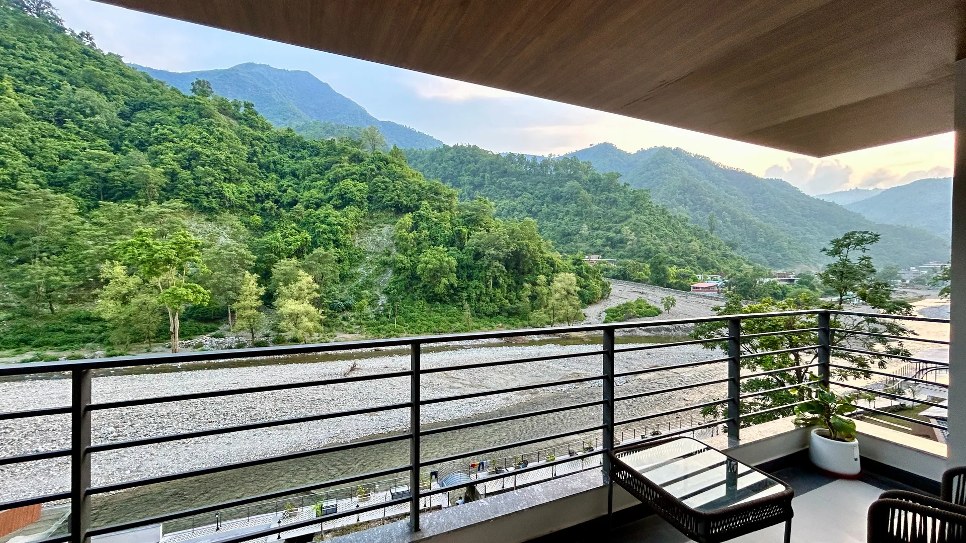 DLS Divine Resort and Spa Room