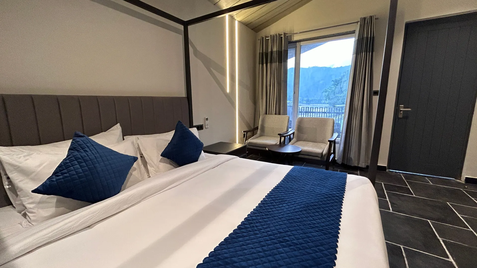 DLS Divine Resort and Spa Room