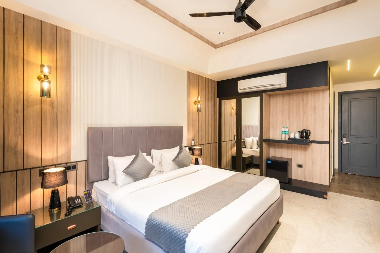 DLS Divine Resort and Spa Room