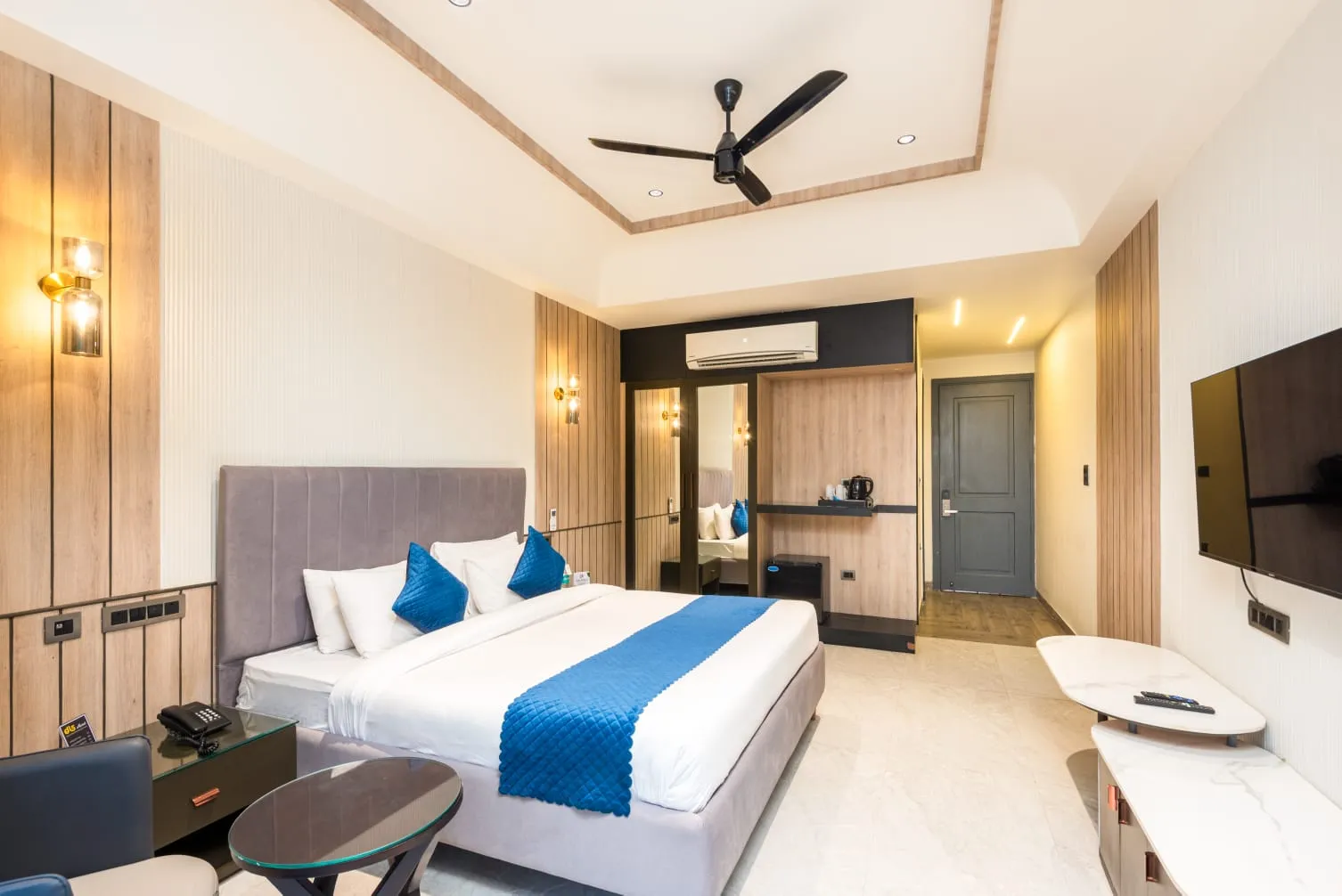 DLS Divine Resort and Spa Room