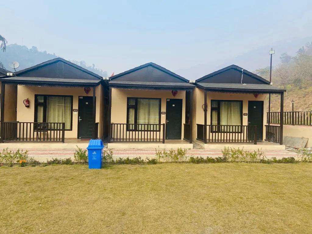 DLS MJ River Resort Facade