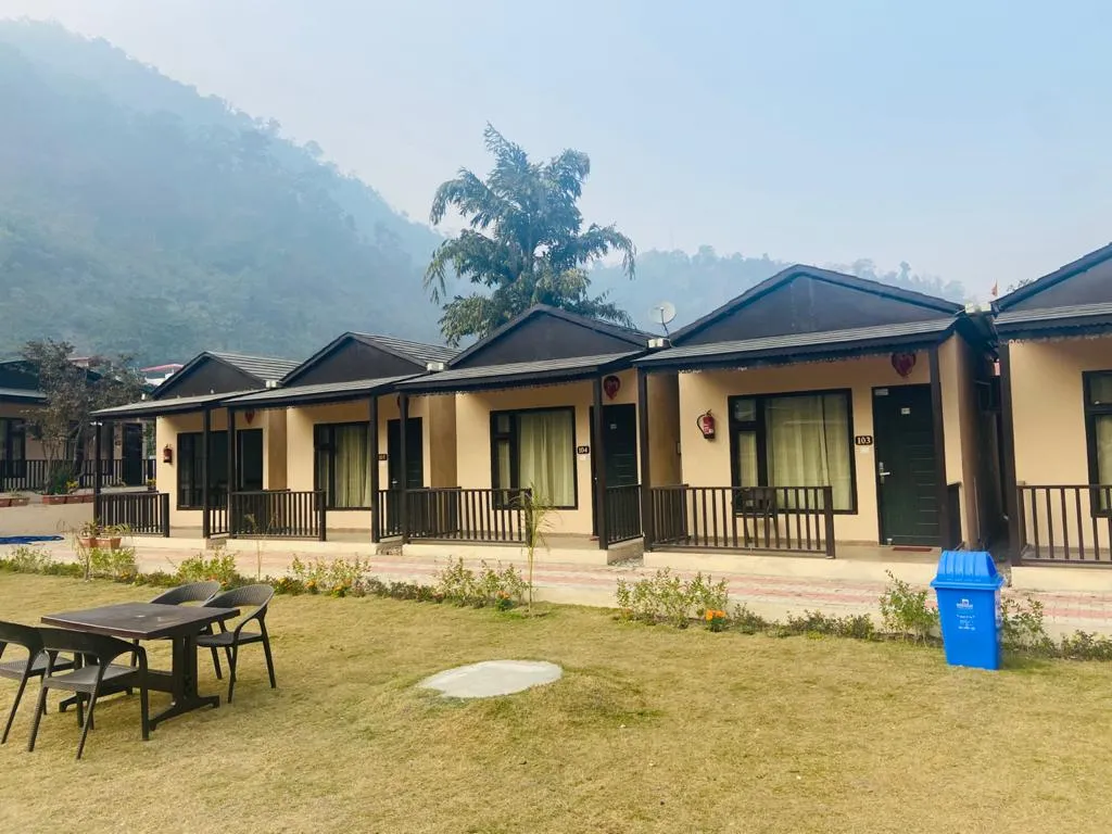 DLS MJ River Resort Facade