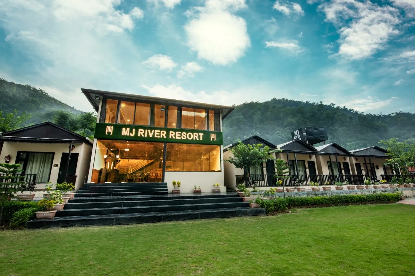 DLS MJ River Resort Facade