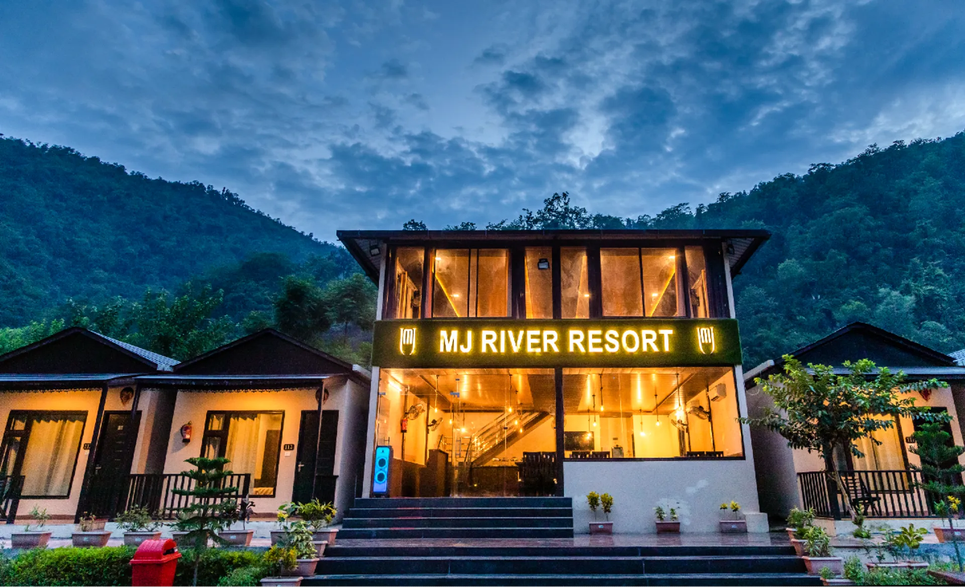 DLS MJ River Resort Facade