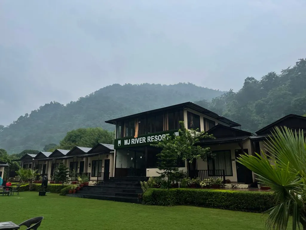 DLS MJ River Resort Outdoors