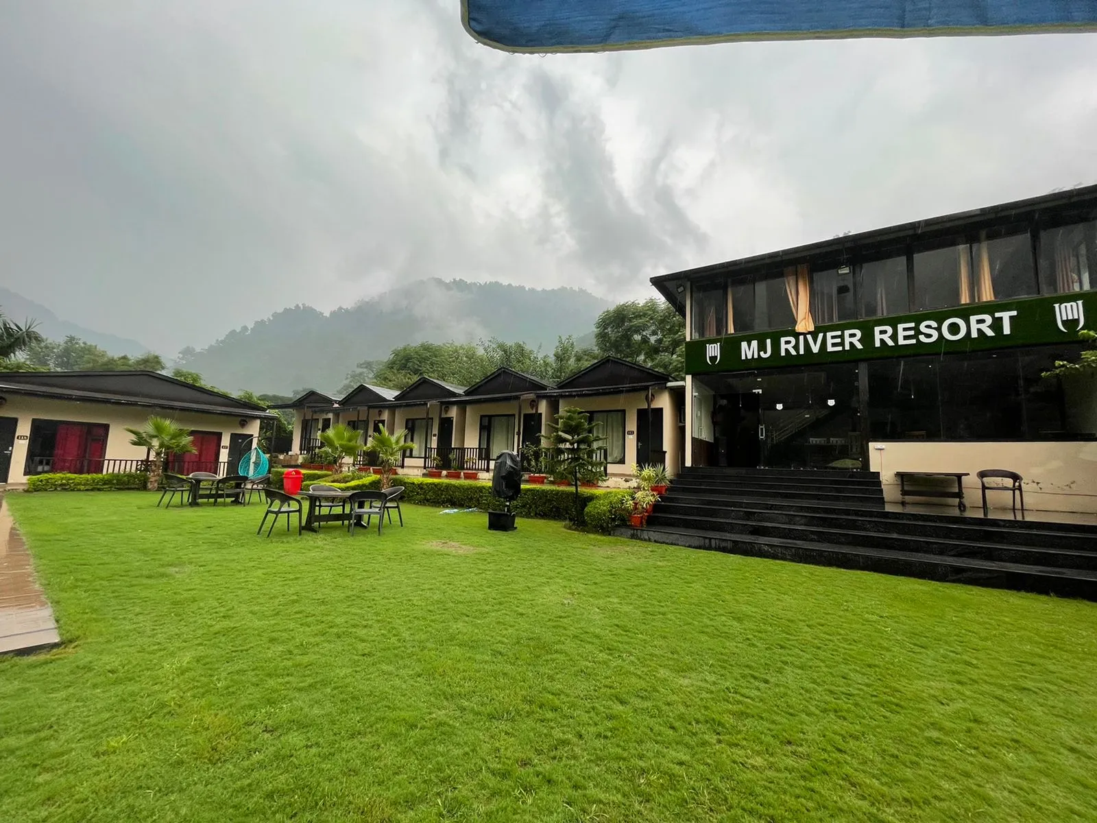 DLS MJ River Resort Outdoors