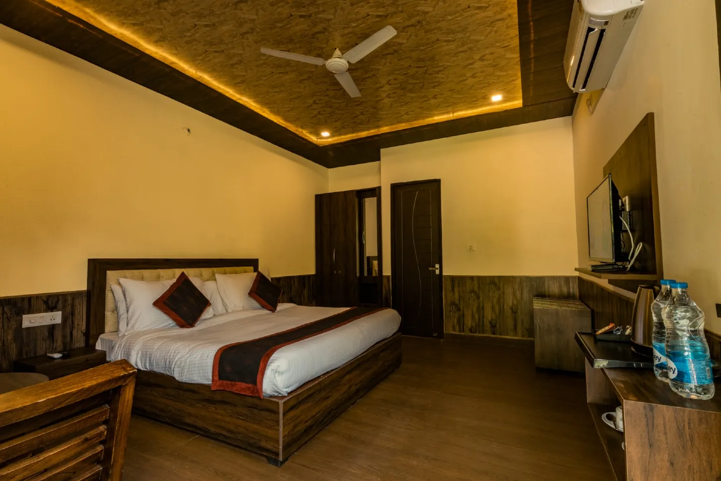 DLS MJ River Resort Room