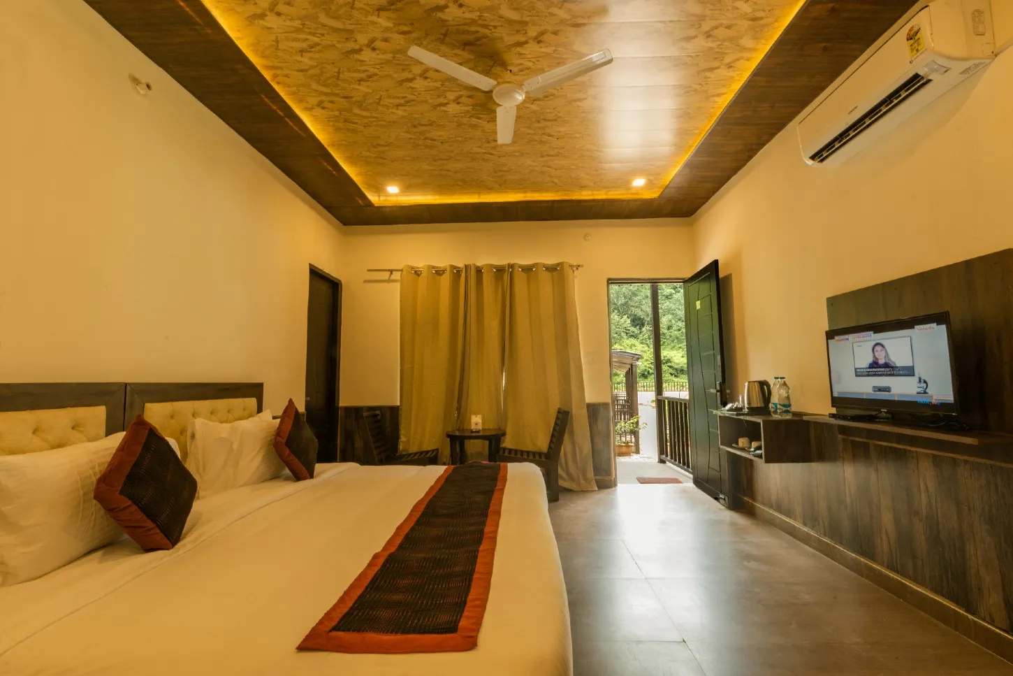 DLS MJ River Resort Room