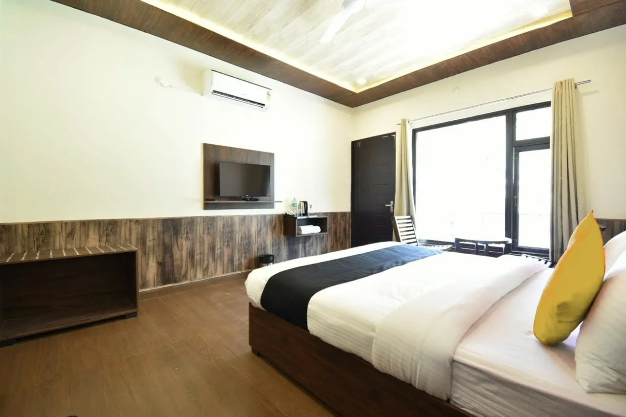 DLS MJ River Resort Room