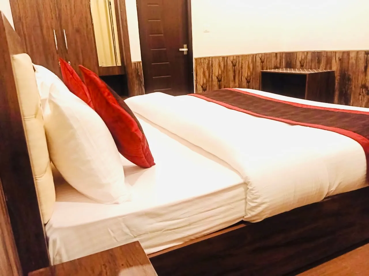 DLS MJ River Resort Room