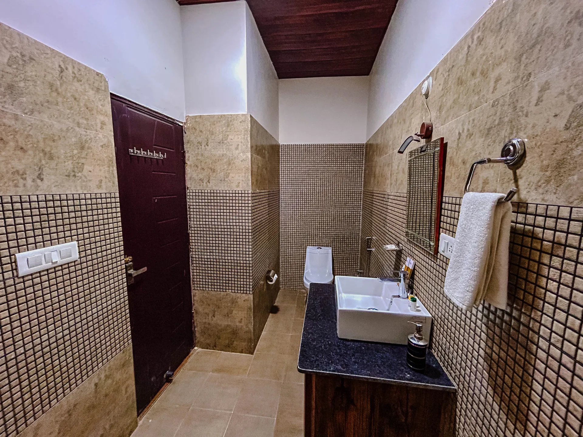 DLS MJ River Resort Washroom