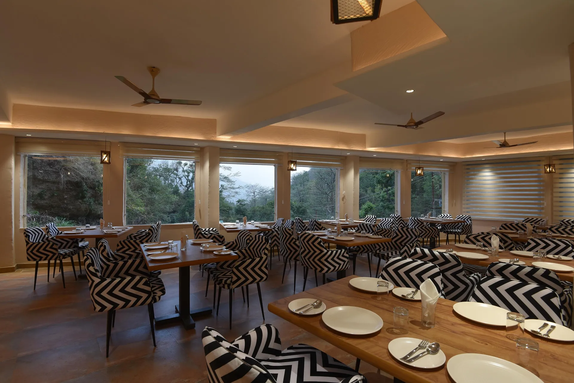 Ekawa Ganga by Lawrence Hotels Restaurant