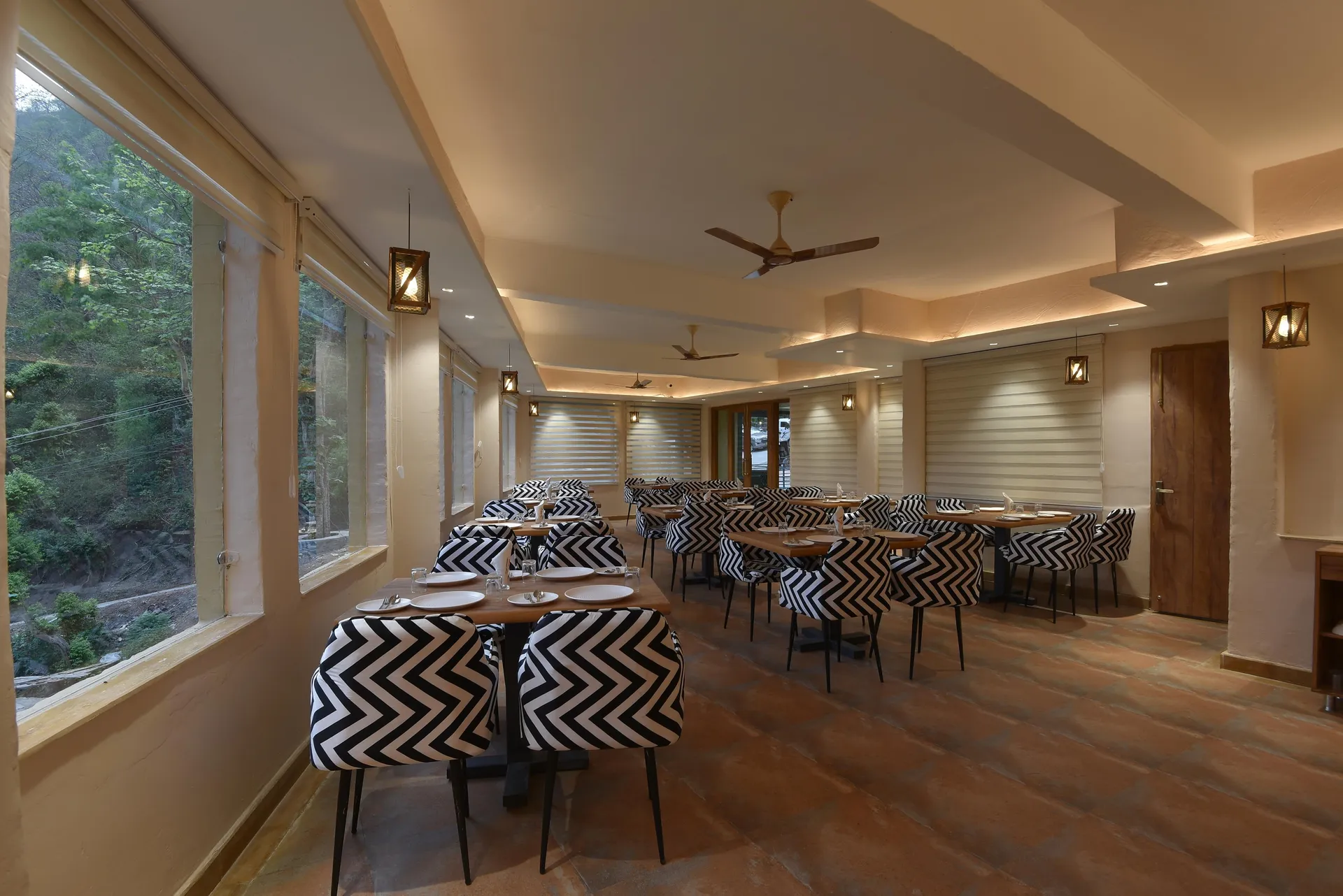Ekawa Ganga by Lawrence Hotels Restaurant