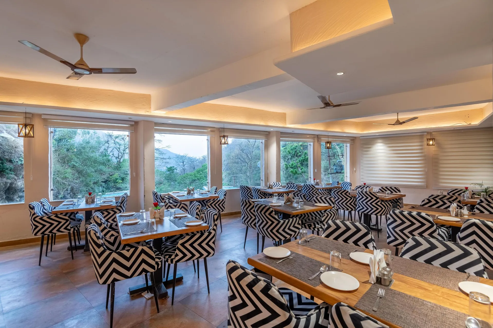 Ekawa Ganga by Lawrence Hotels Restaurant