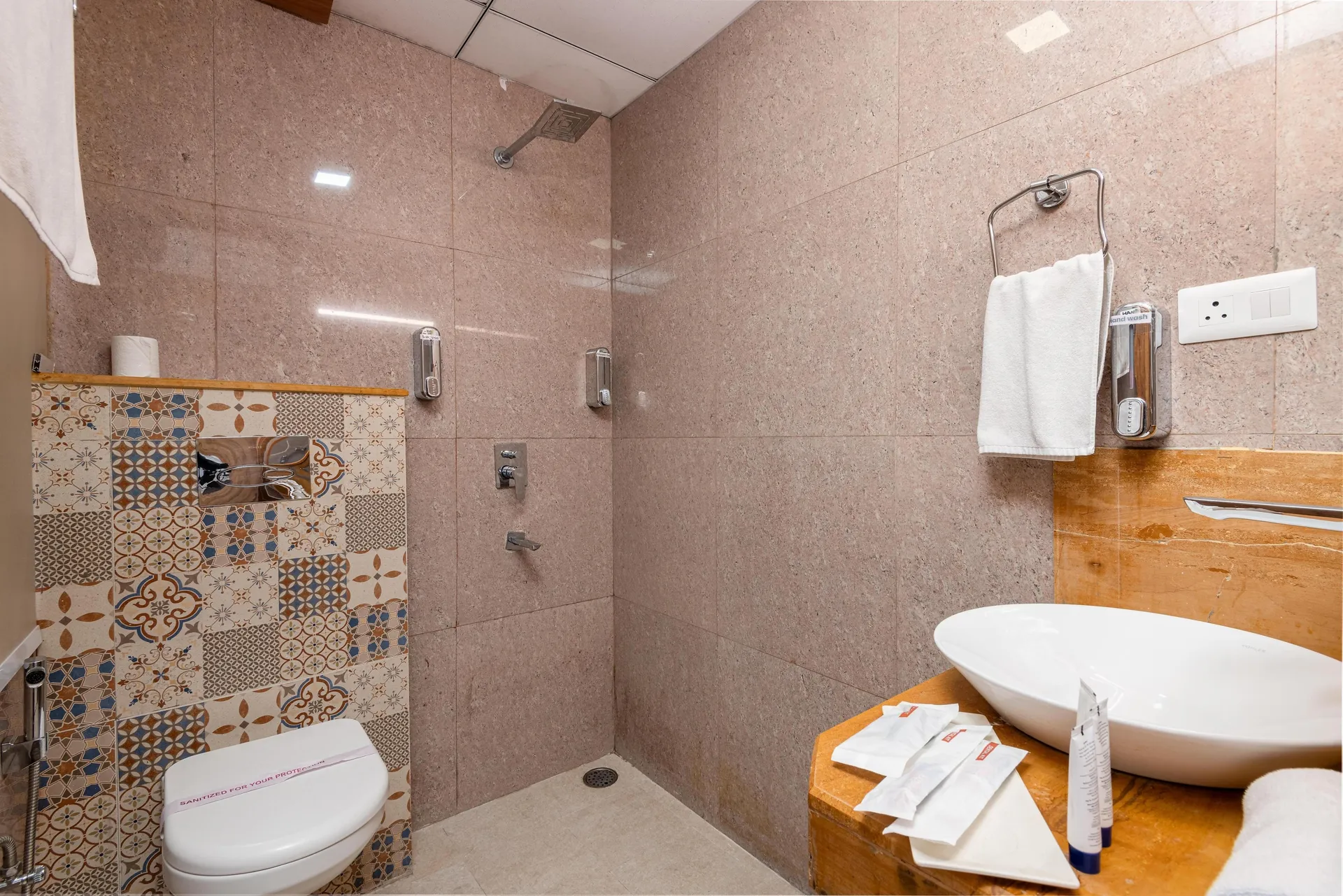 Ekawa Ganga by Lawrence Hotels Washroom