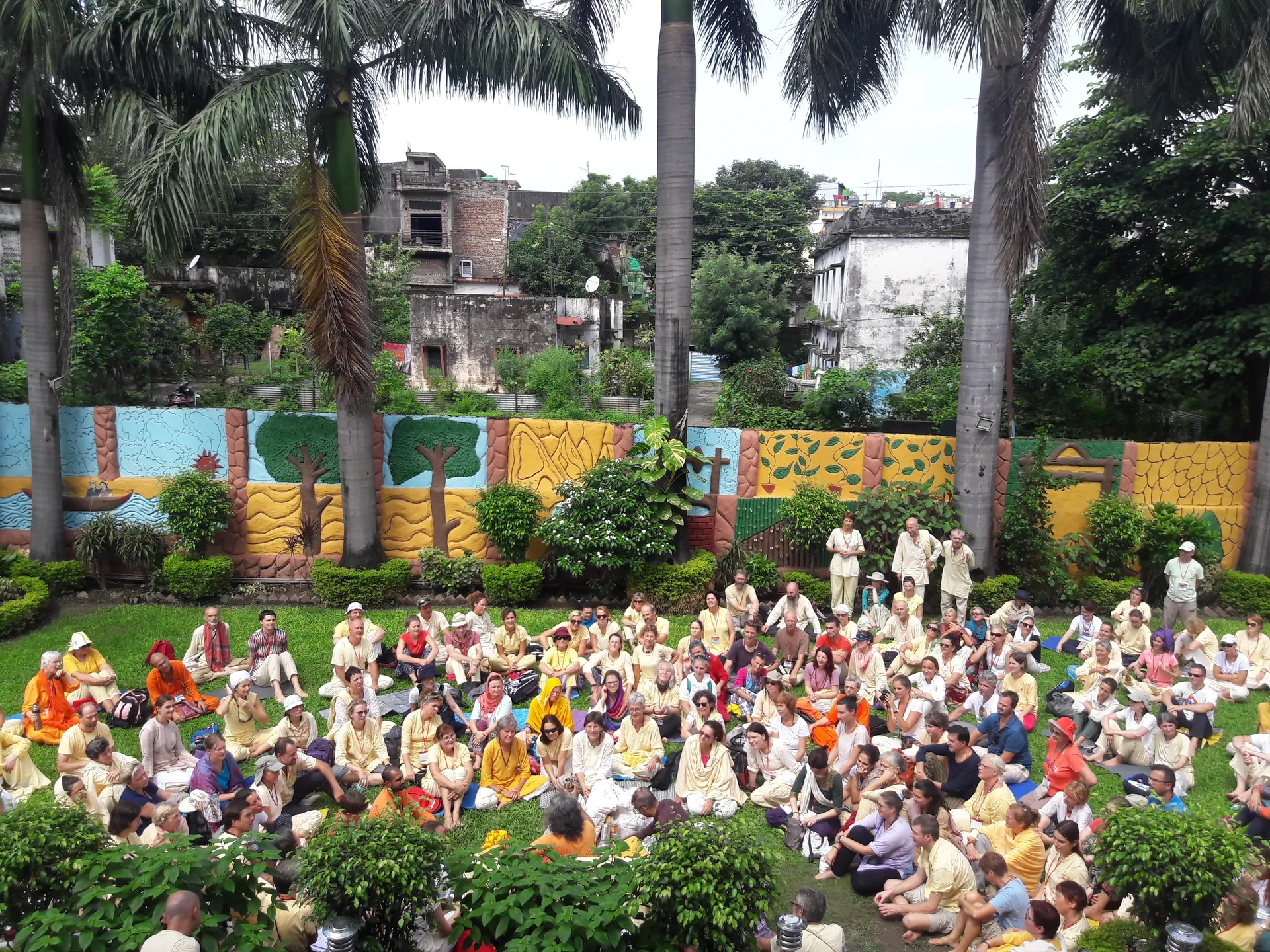 Hotel Neeraj Bhawan - Triveni Ghat Garden