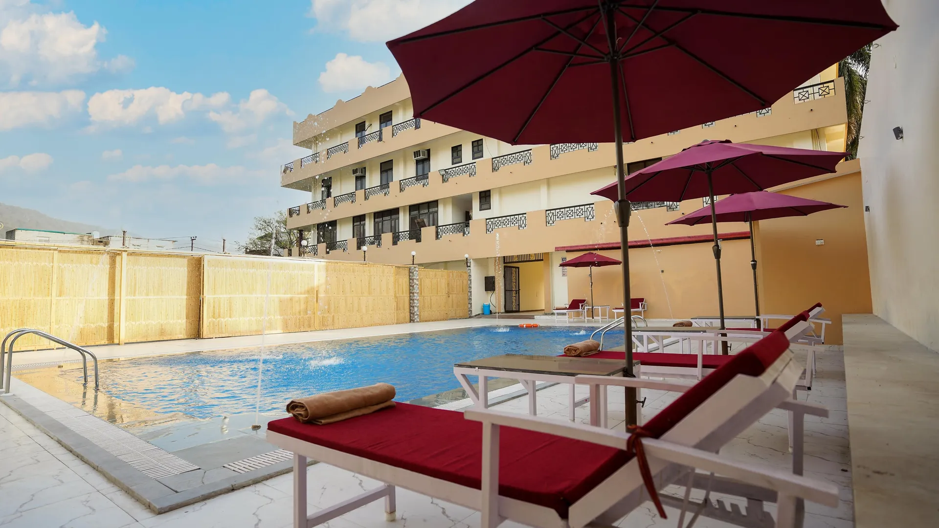 Hotel Neeraj Bhawan - Triveni Ghat Outdoors