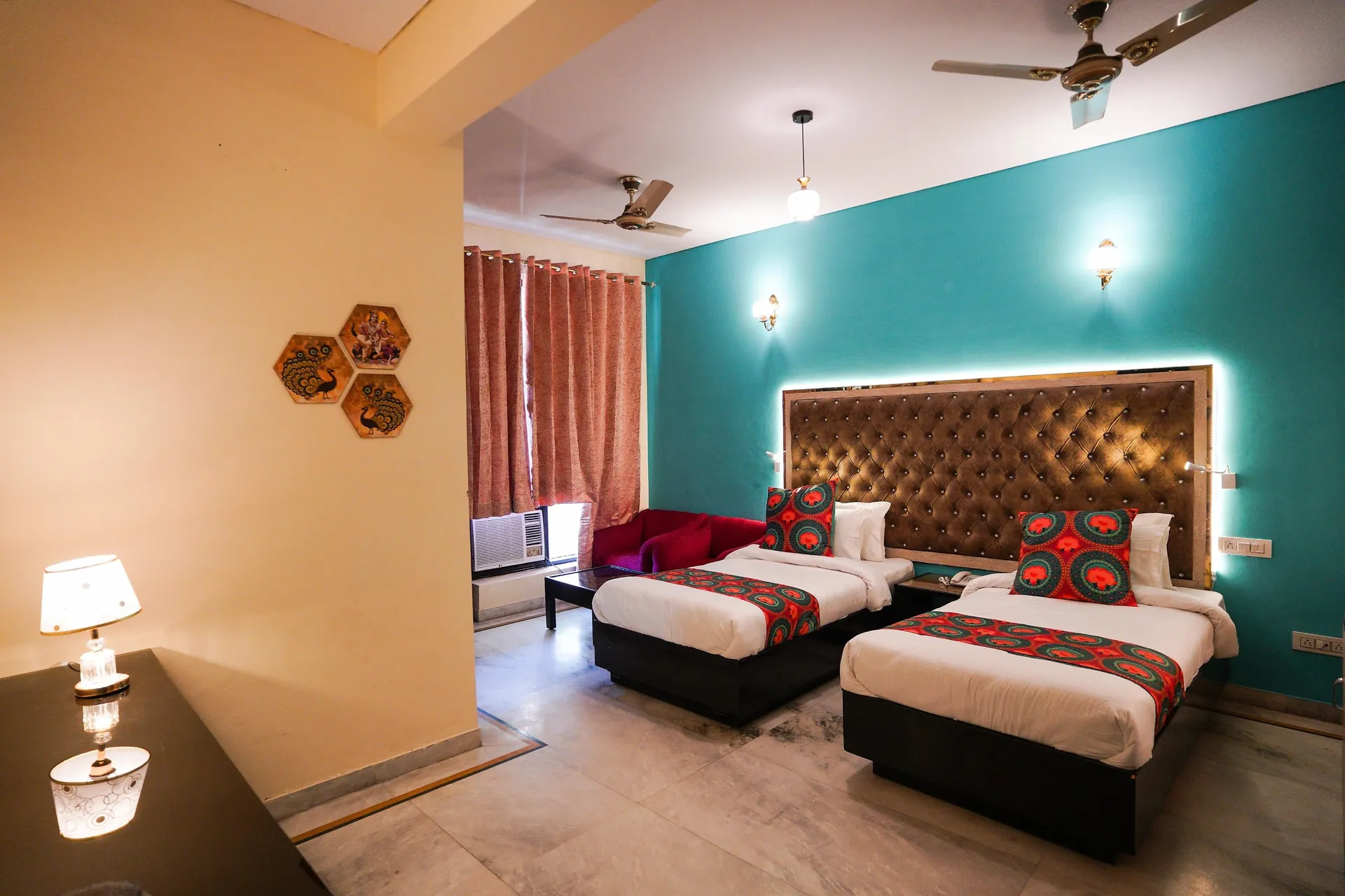 Hotel Neeraj Bhawan - Triveni Ghat Room