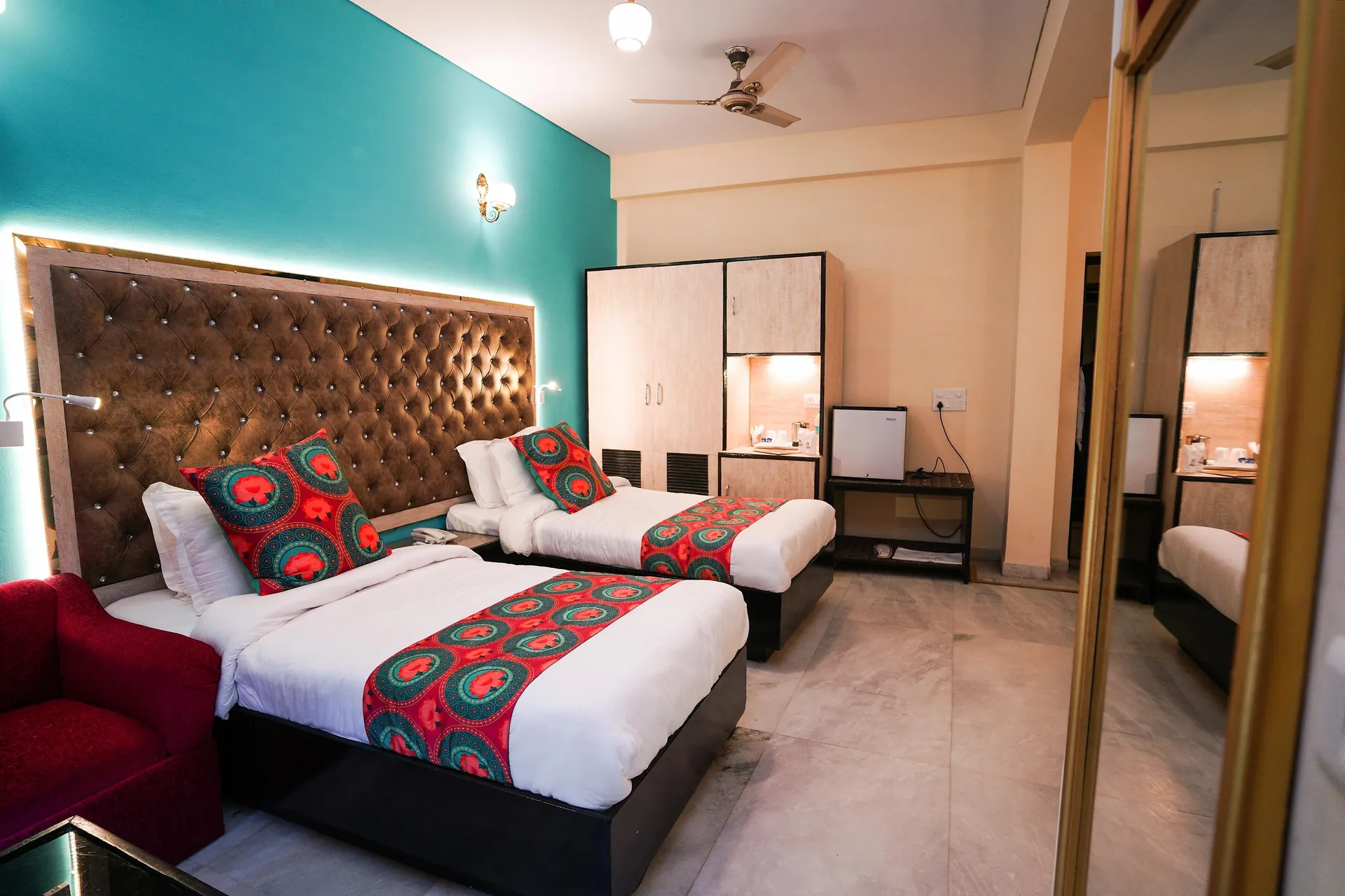 Hotel Neeraj Bhawan - Triveni Ghat Room