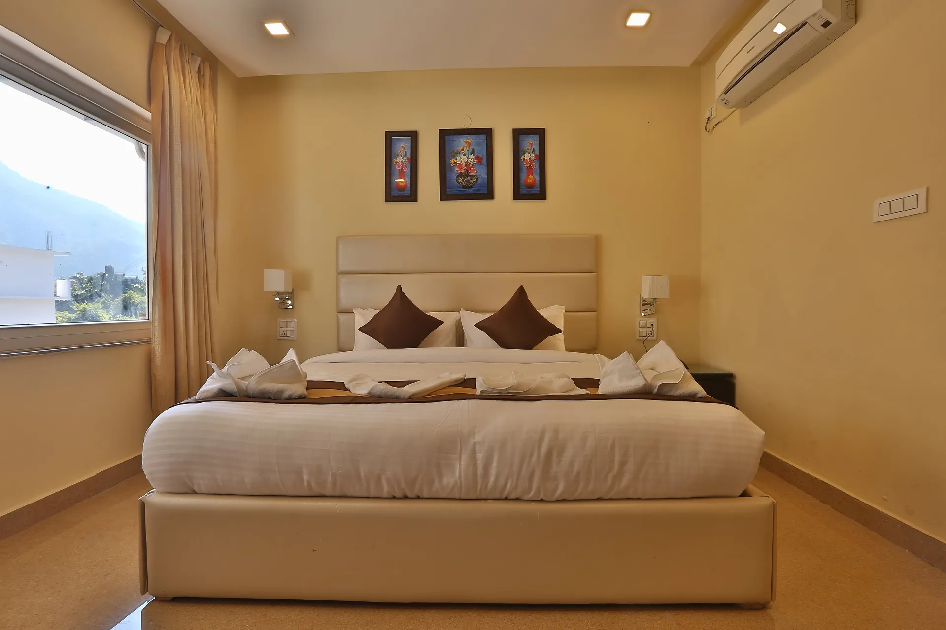 Hotel Royale Hills Common Area