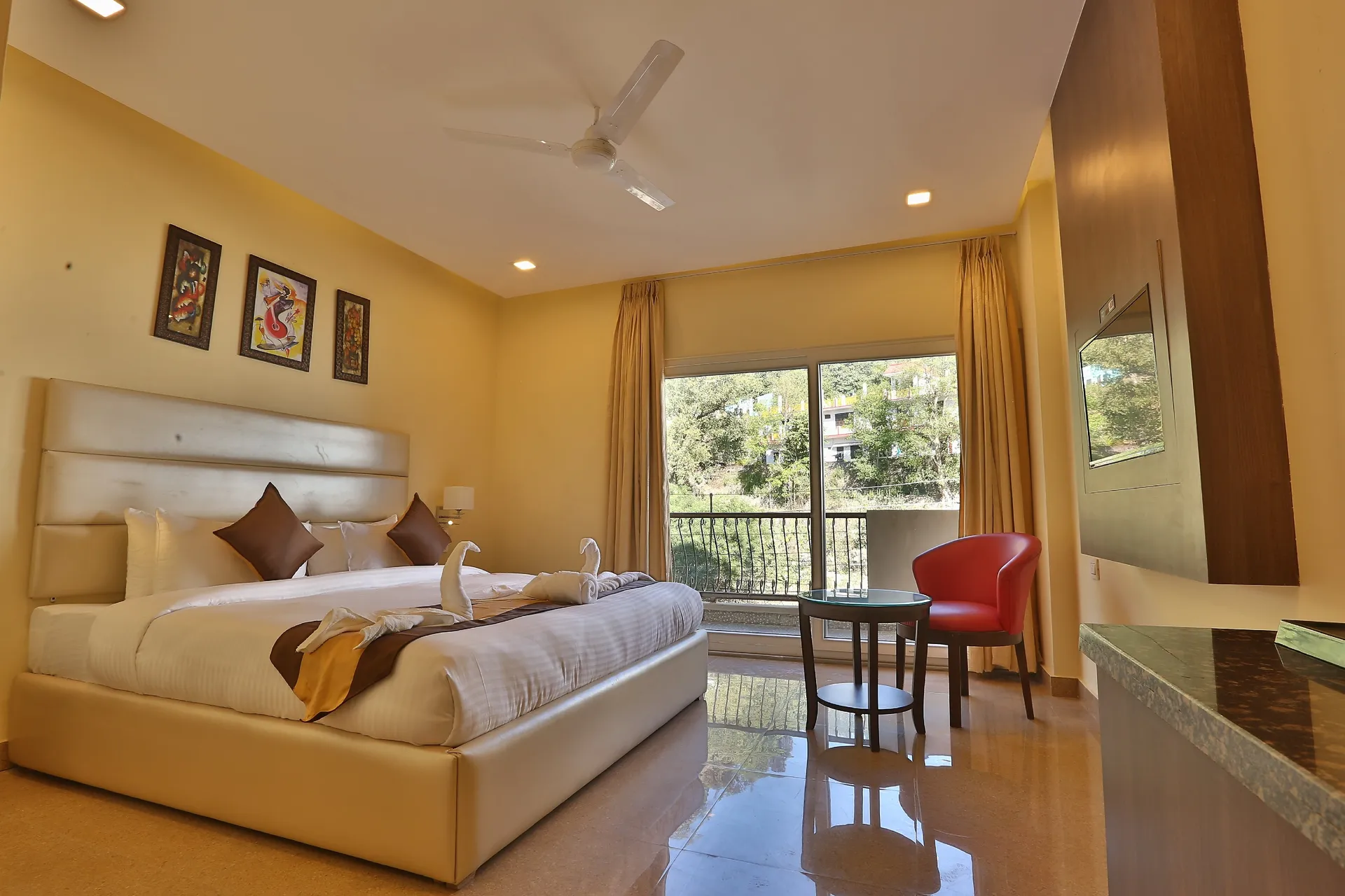 Hotel Royale Hills Common Area
