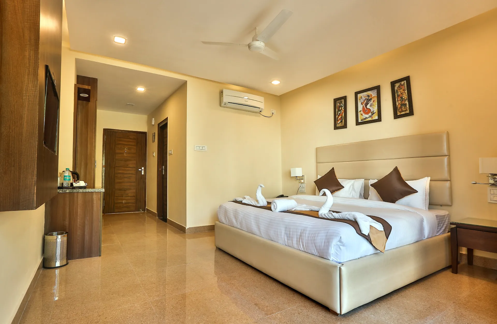 Hotel Royale Hills Common Area