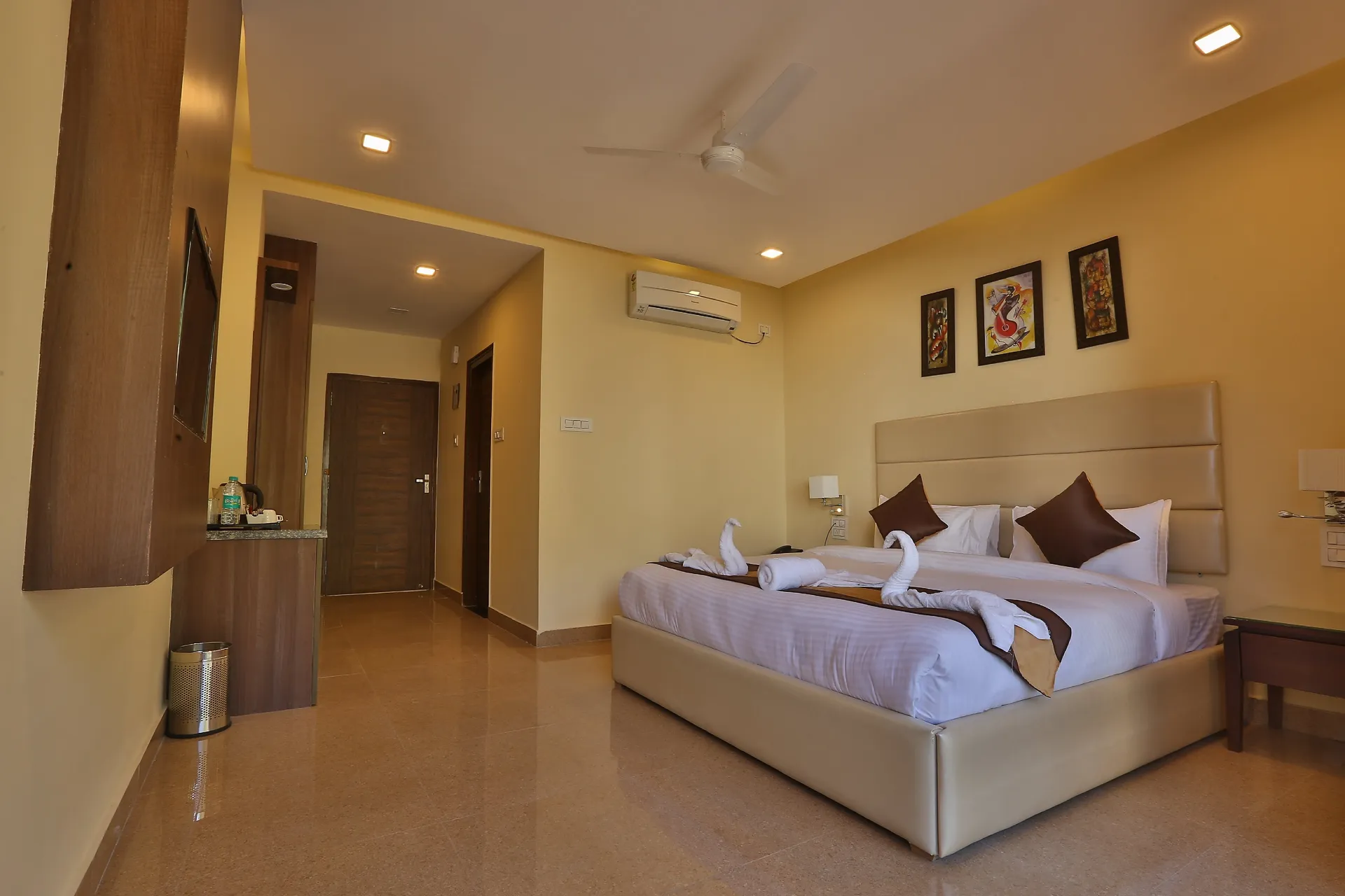 Hotel Royale Hills Common Area
