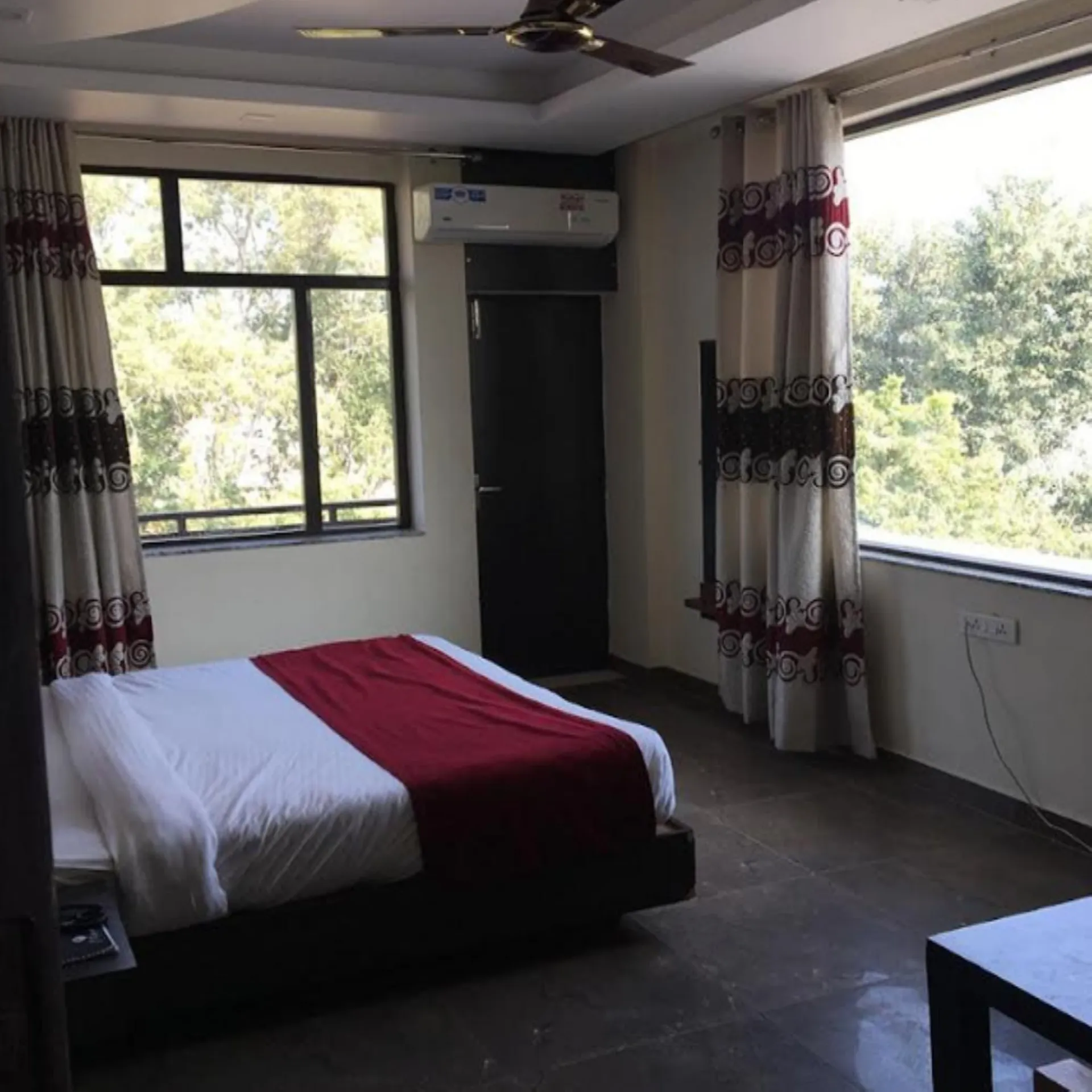 HOTEL TRIHARI Common Area