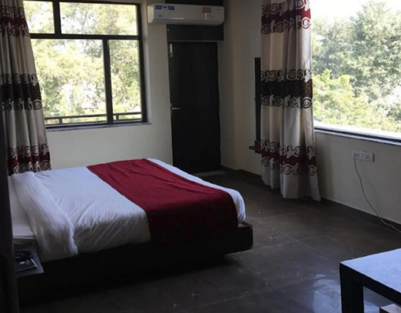 HOTEL TRIHARI Common Area