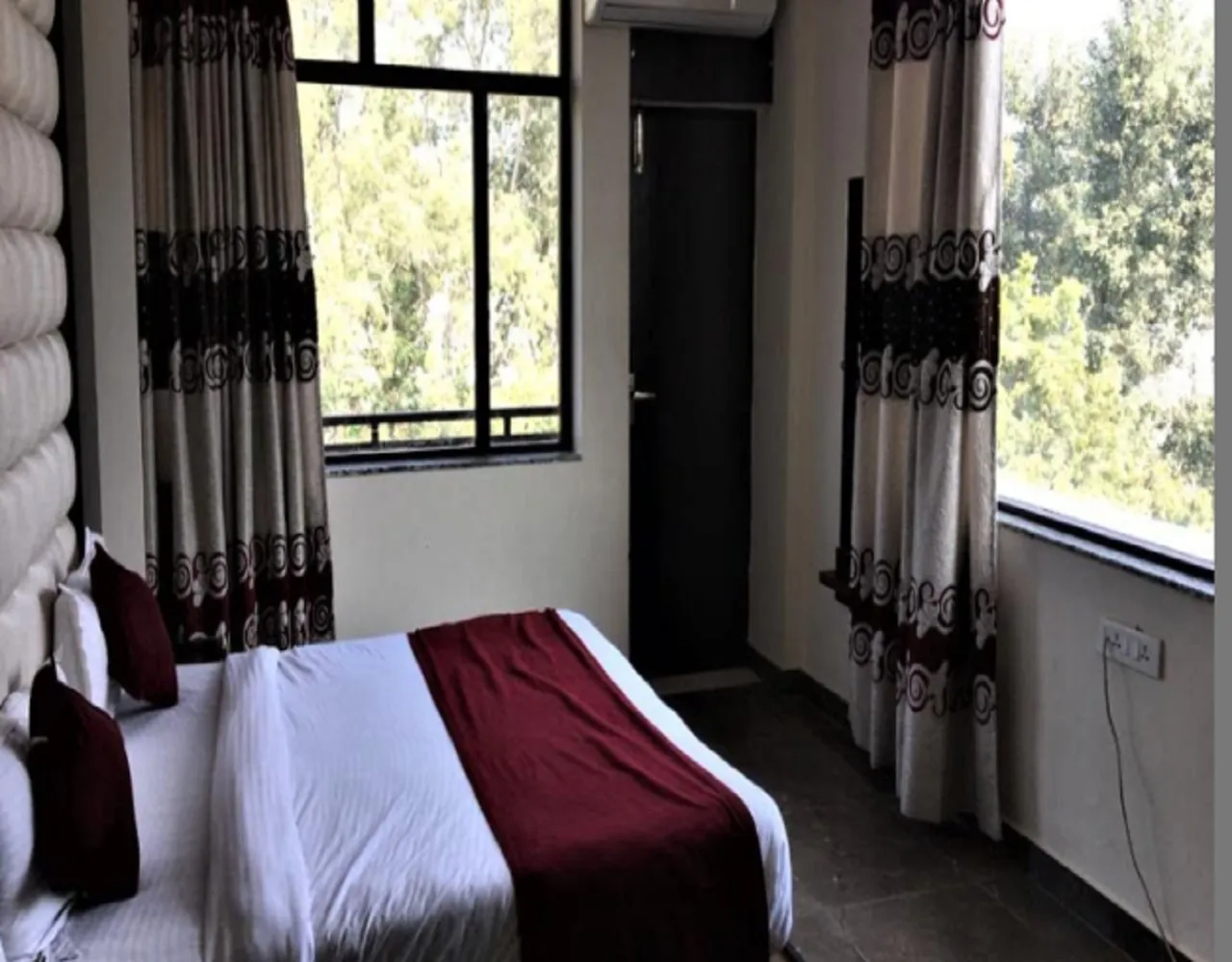 HOTEL TRIHARI Common Area
