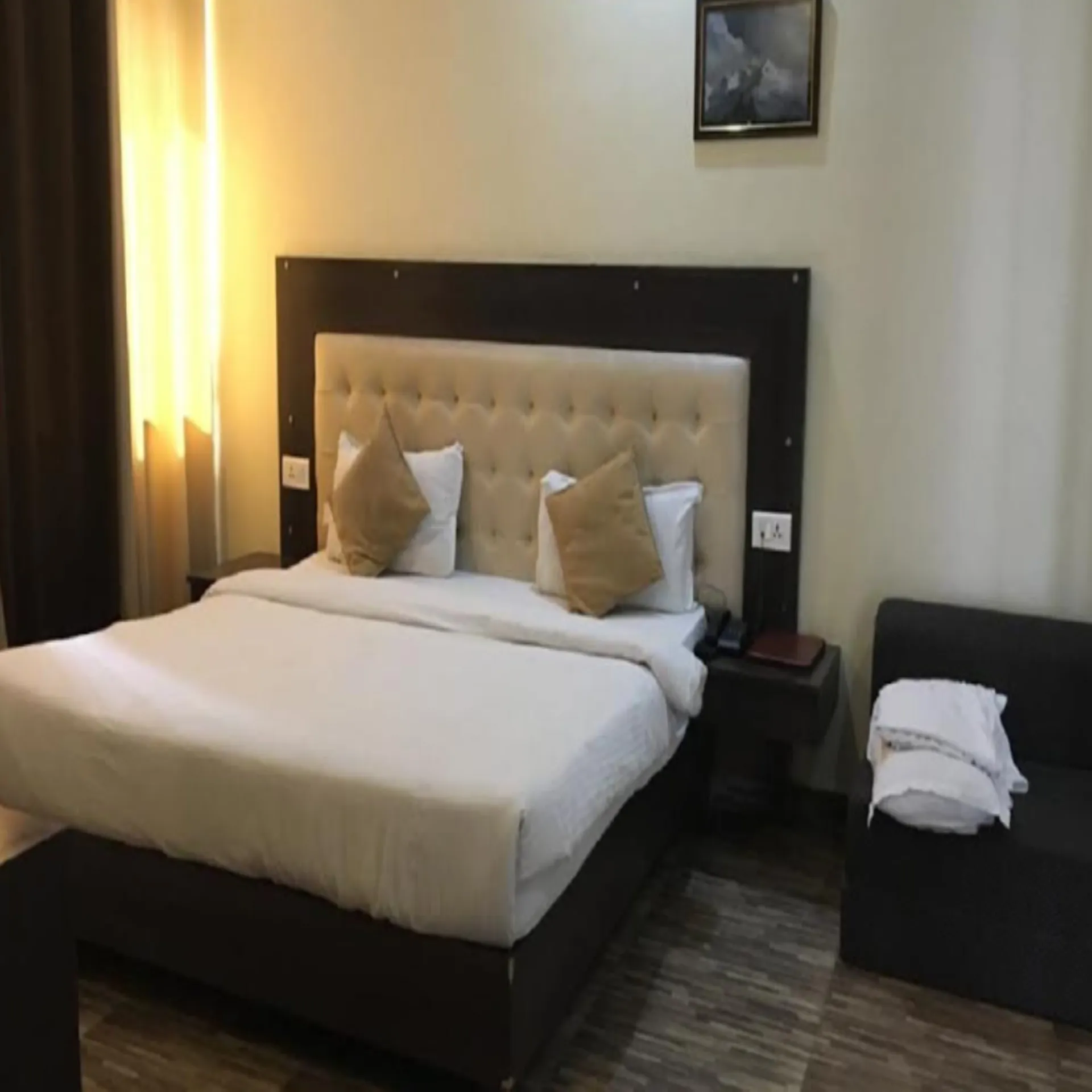 HOTEL TRIHARI Interiors