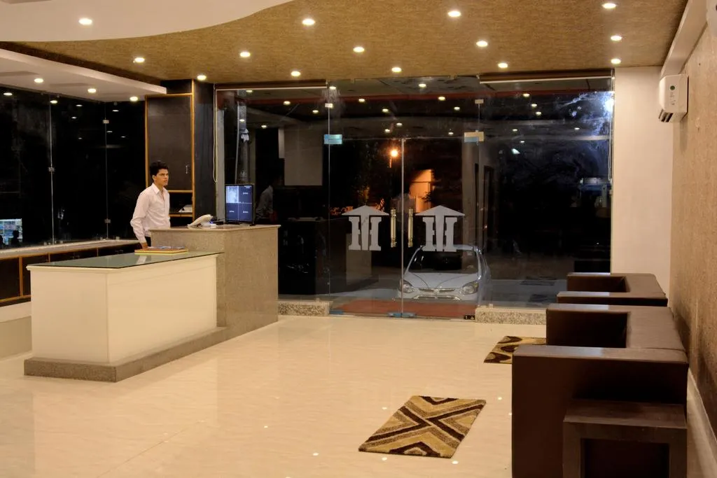 HOTEL TRIHARI Reception