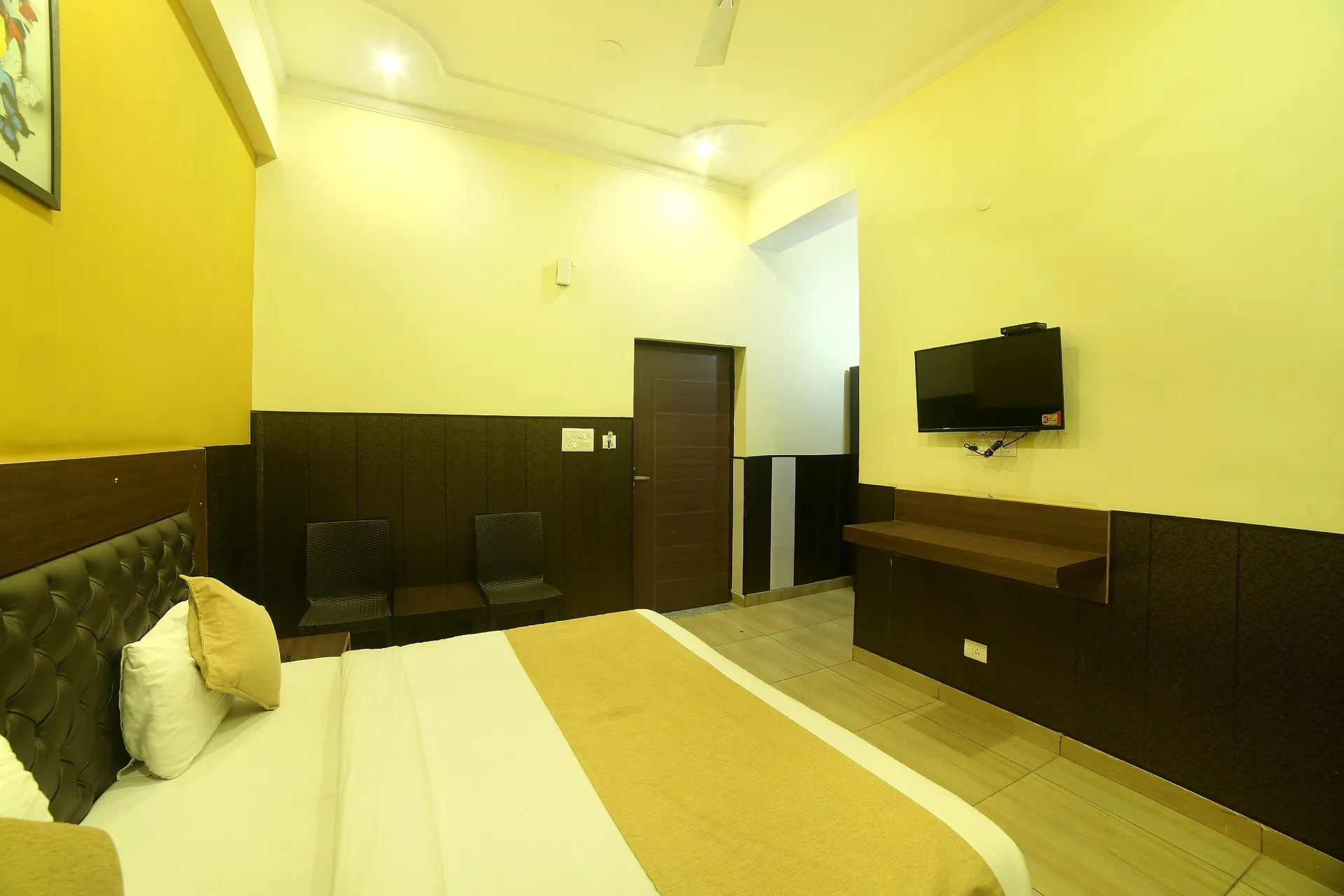 HOTEL TRIHARI Room