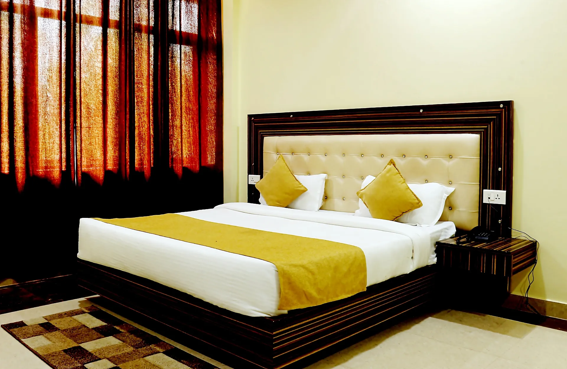 HOTEL TRIHARI Room
