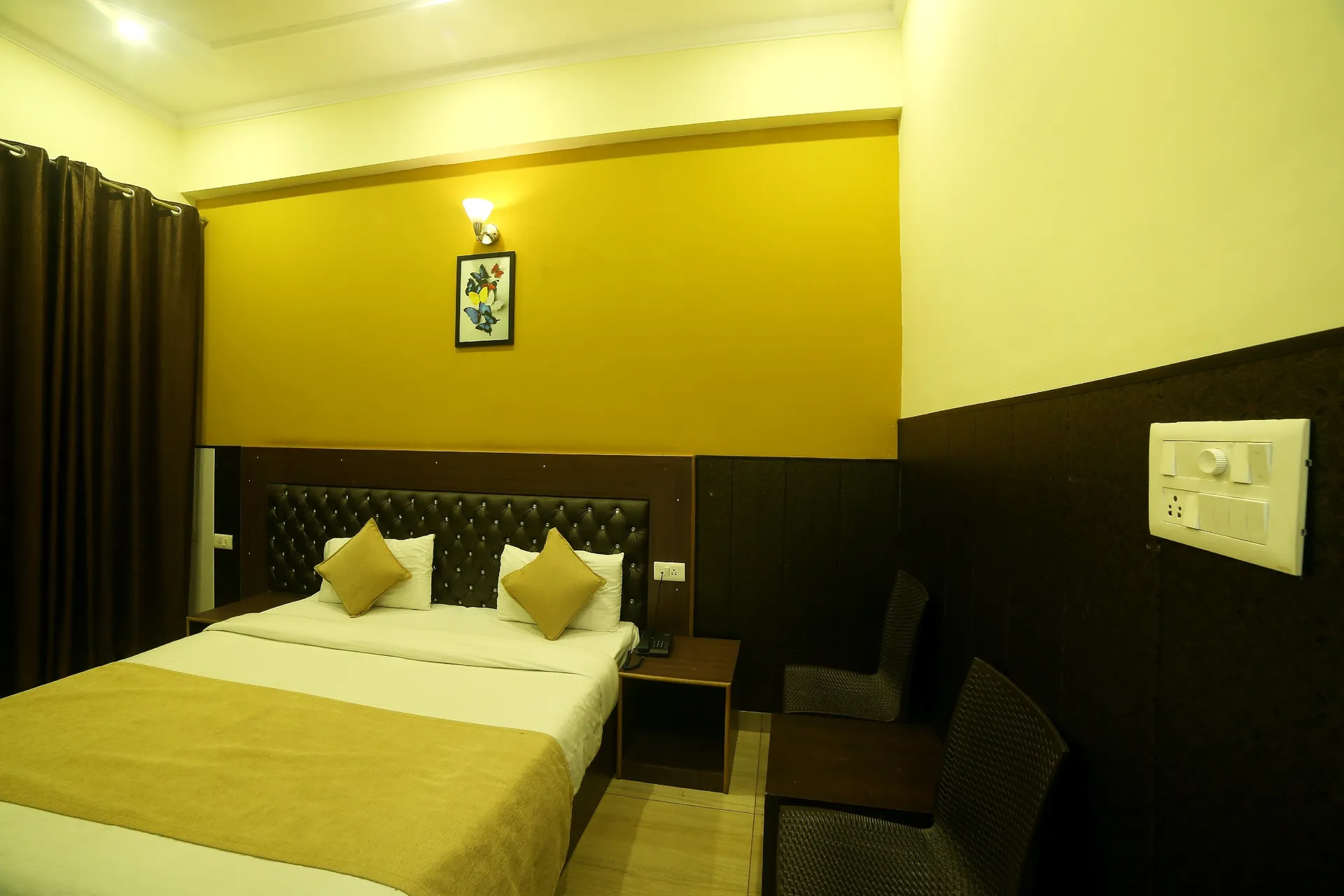 HOTEL TRIHARI Room