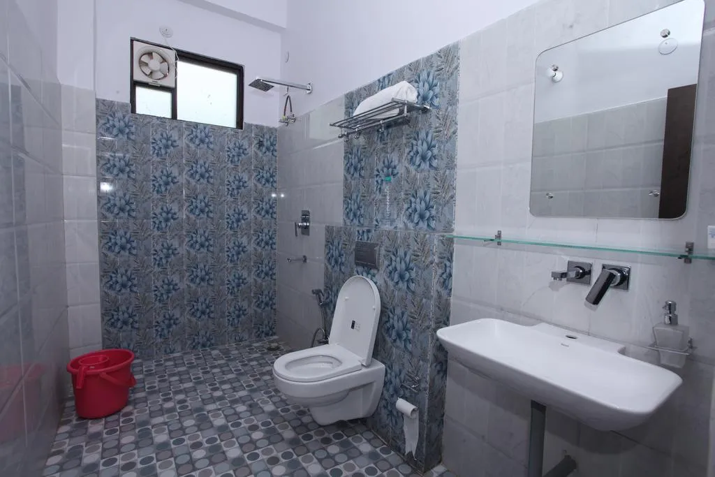 HOTEL TRIHARI Room