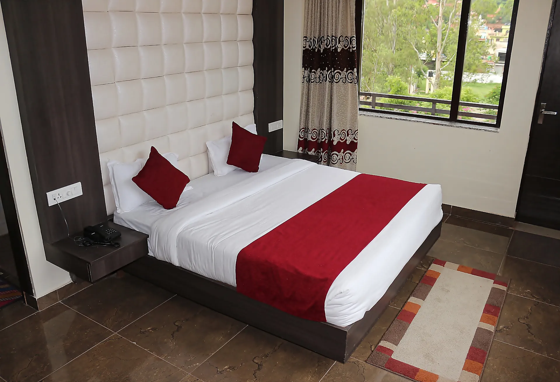 HOTEL TRIHARI Room
