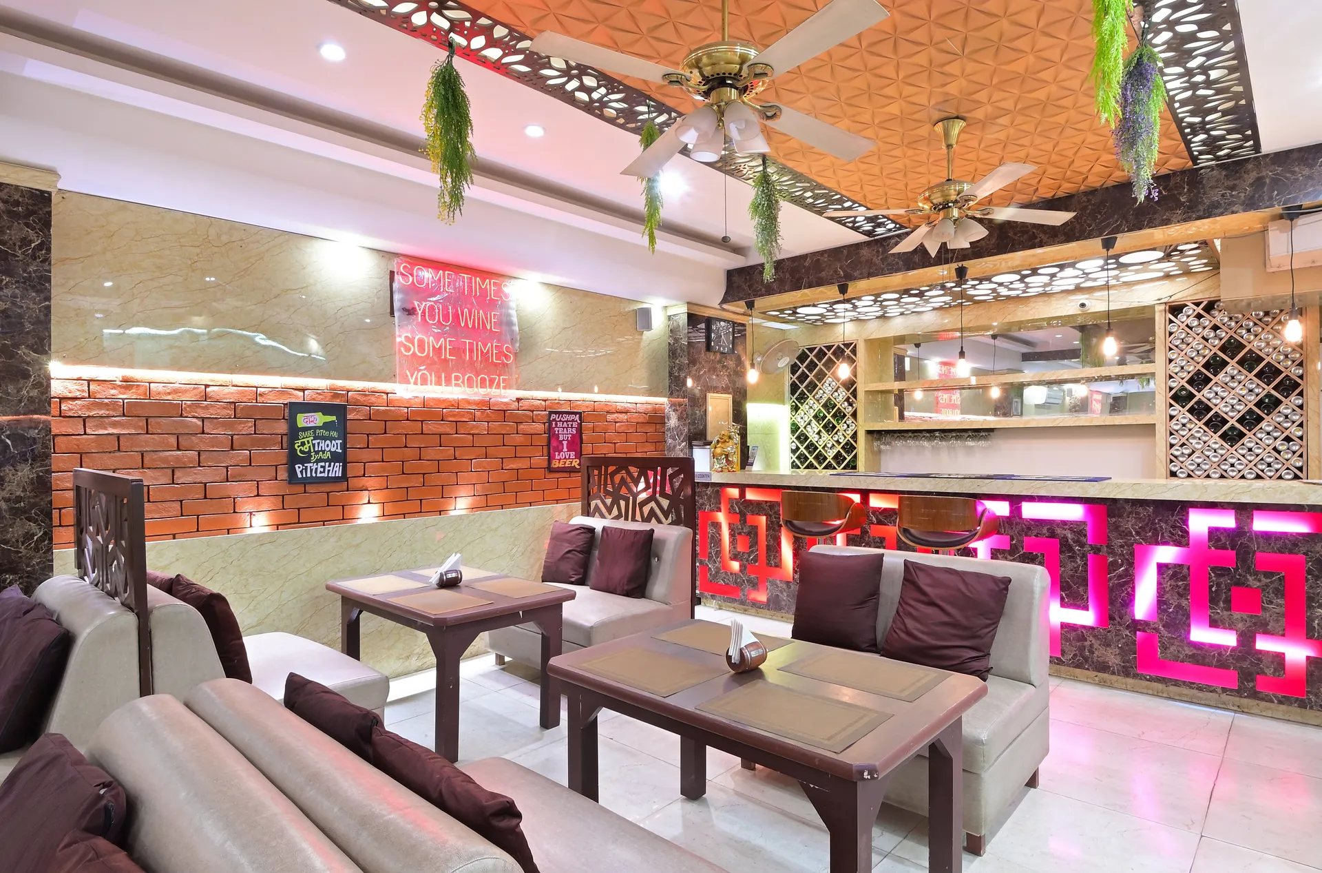 LA Riqueza Heritage Near to Triveni Ghat Restaurant