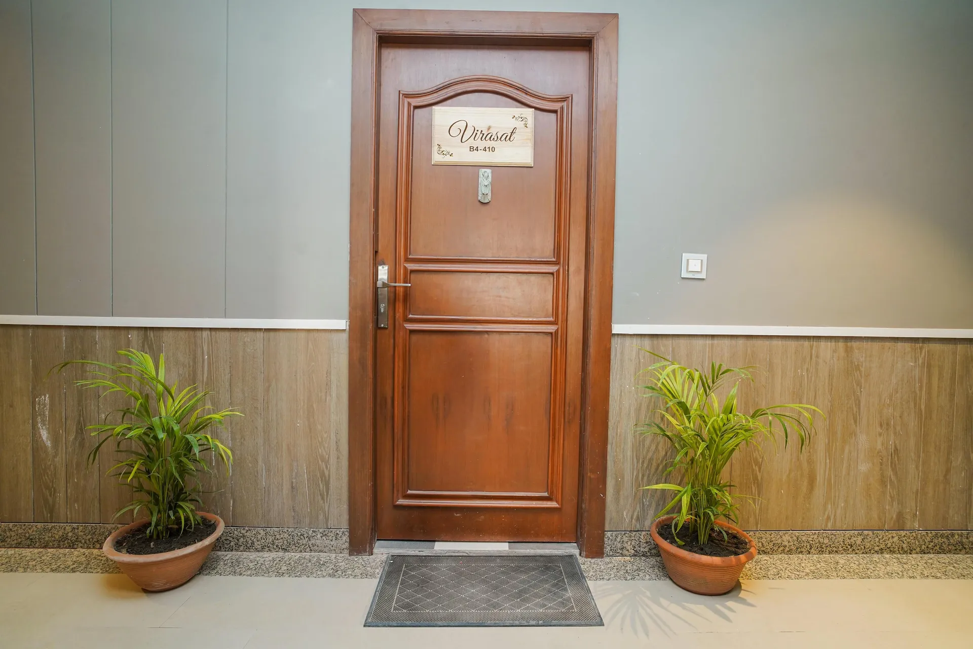 Luxury Aloha Apartments | Infinity Pool & Spa Entrance