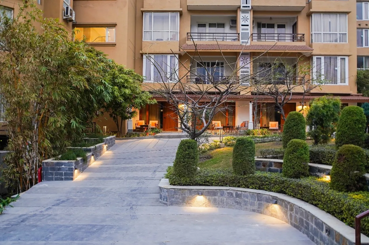 Luxury Aloha Apartments | Infinity Pool & Spa Garden