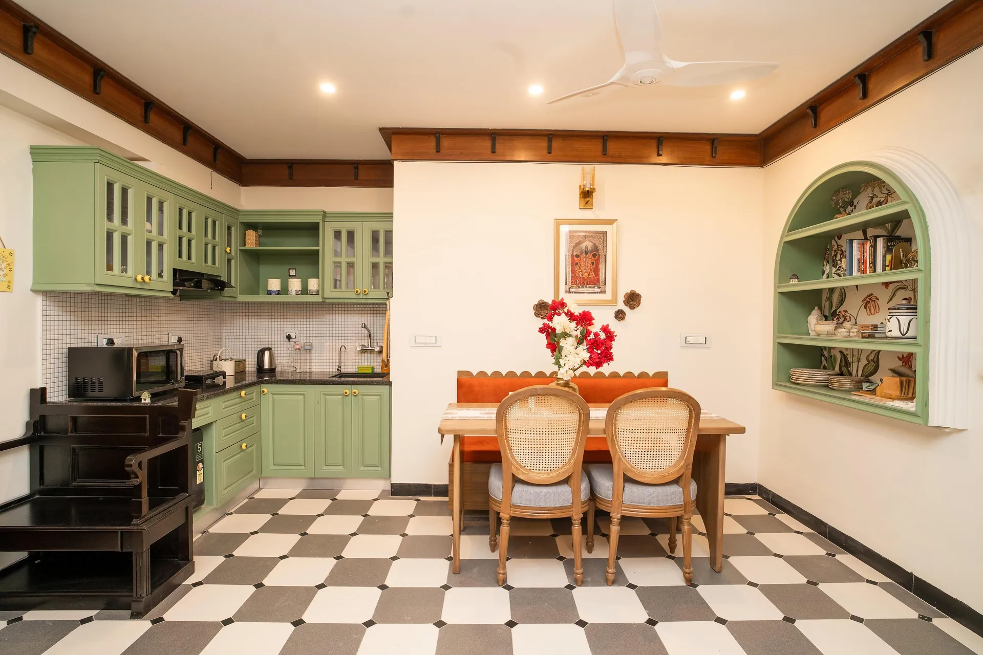 Luxury Aloha Apartments | Infinity Pool & Spa Kitchen
