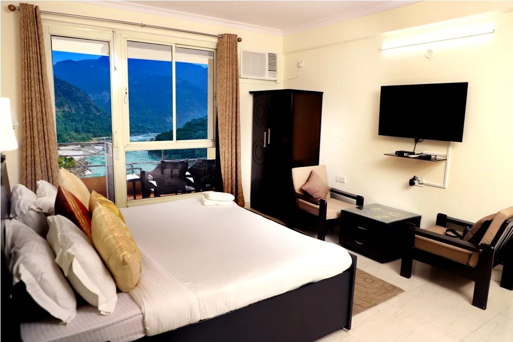 Luxury Aloha Apartments | Infinity Pool & Spa Room
