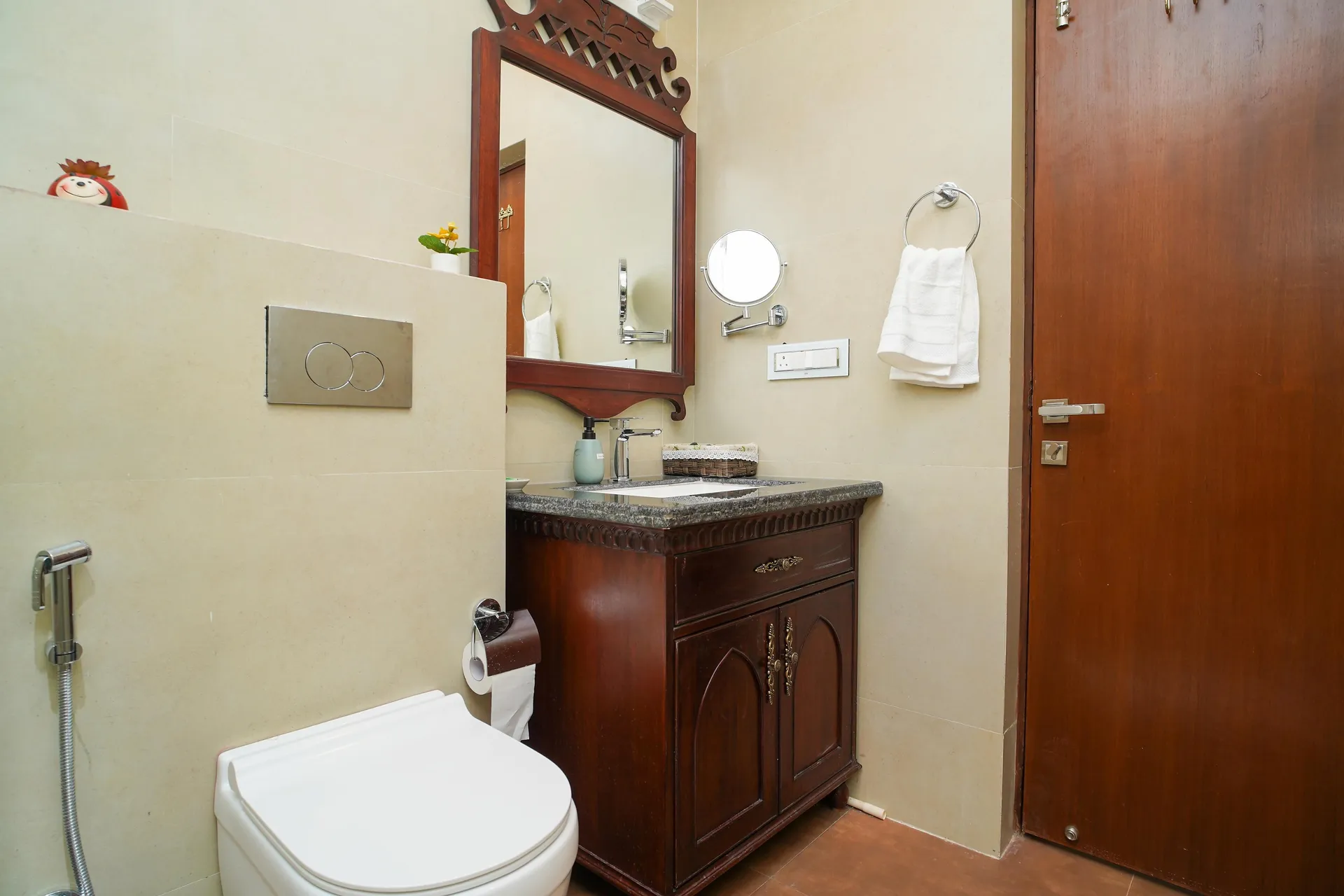 Luxury Aloha Apartments | Infinity Pool & Spa Room